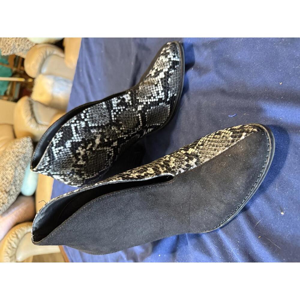 Ladies size 6 Coconuts by Matisse Black and Snakeskin Ankle Boots